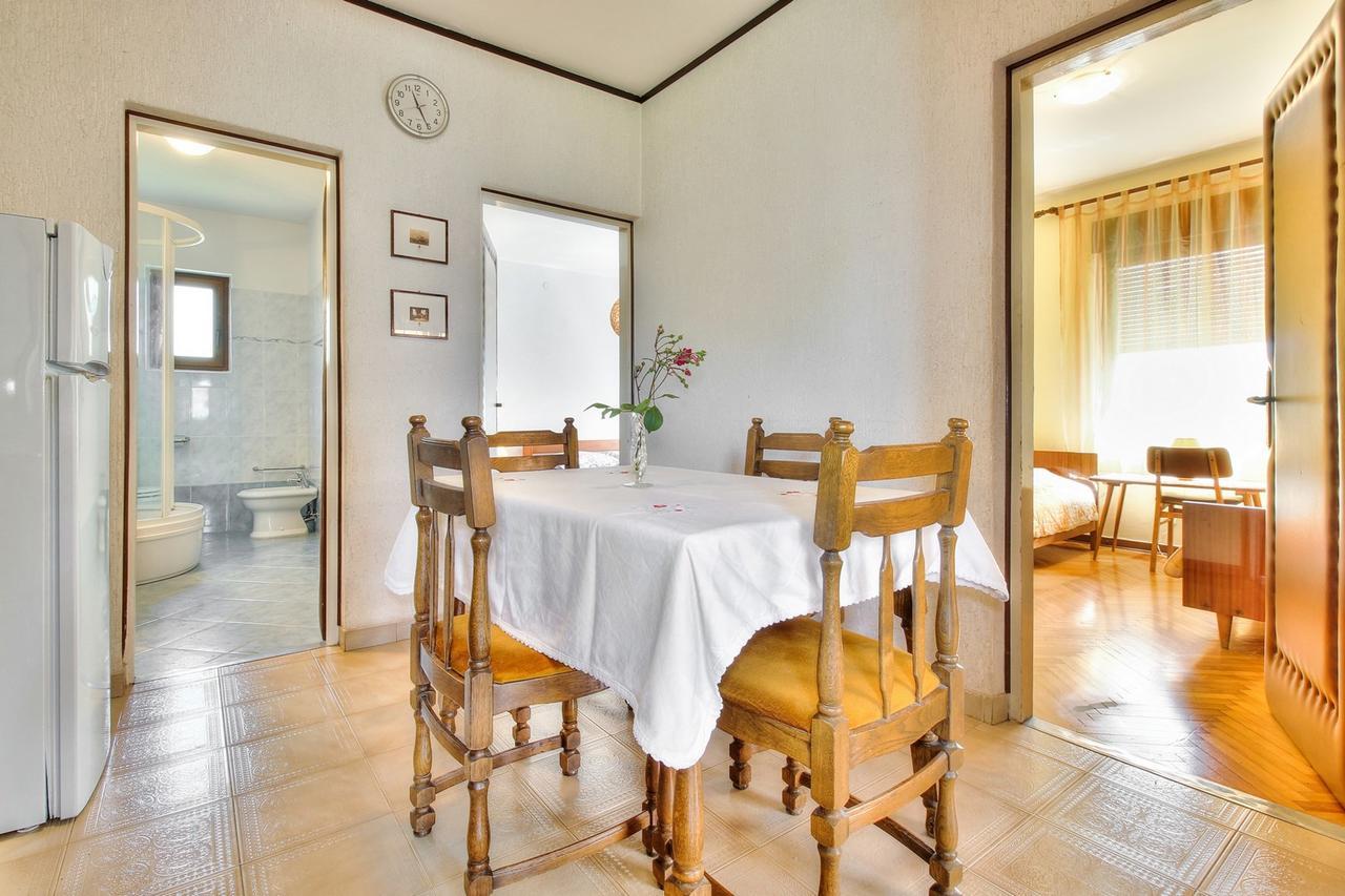 Lovric House With Apartments ウマグ エクステリア 写真